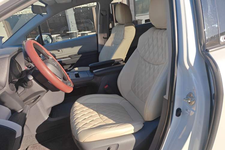 Used Toyota SIENNA 2021 2.5L Hybrid Comfort Edition Left Front Seat