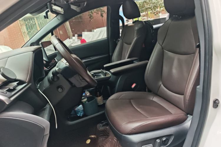 Used Toyota SIENNA 2021 2.5L Hybrid Platinum Edition Left Front Seat