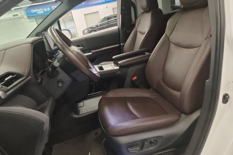 Used Toyota SIENNA 2021 2.5L Hybrid Platinum Edition Left Front Seat
