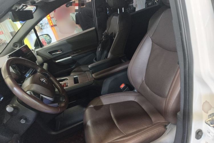 Used Toyota SIENNA 2021 2.5L Hybrid Ultimate Edition Left Front Seat