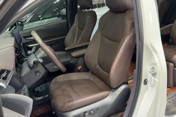 Used Toyota SIENNA 2021 2.5L Hybrid Platinum Edition Left Front Seat