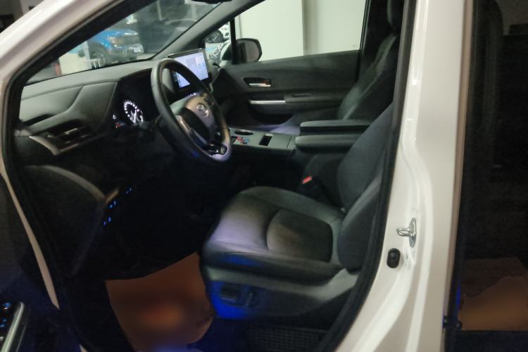 Used Toyota SIENNA 2021 2.5L Hybrid Premium Edition Left Front Seat