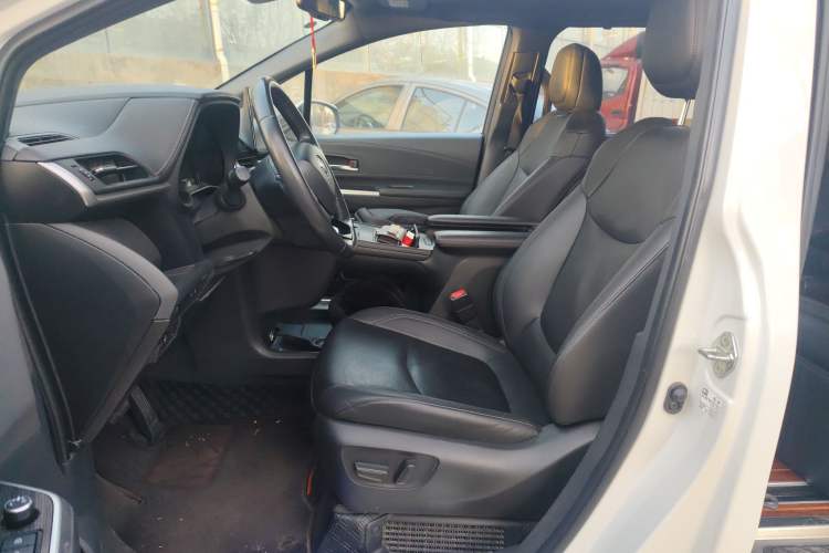 Used Toyota SIENNA 2021 2.5L Hybrid Ultimate Edition Left Front Seat