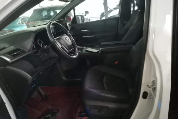 Used Toyota SIENNA 2021 2.5L Hybrid Premium Edition Left Front Seat