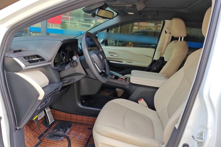 Used Toyota SIENNA 2021 2.5L Hybrid Premium Edition Left Front Seat