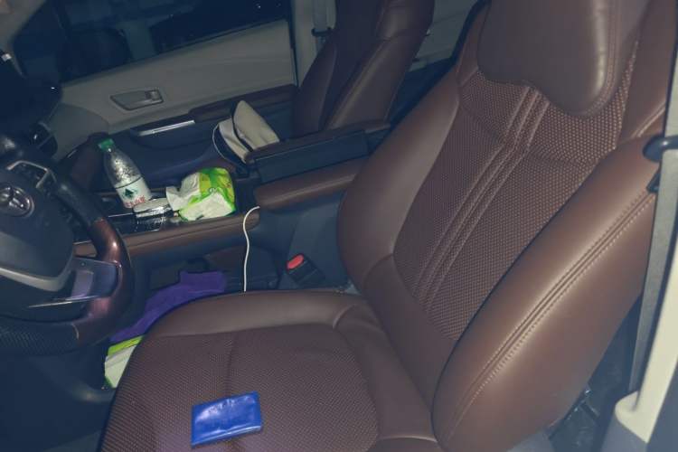 Used Toyota SIENNA 2021 2.5L Hybrid Comfort Edition Left Front Seat