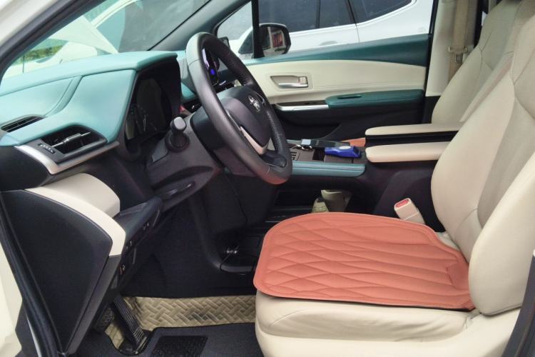 Used Toyota SIENNA 2021 2.5L Hybrid Luxury Edition Left Front Seat