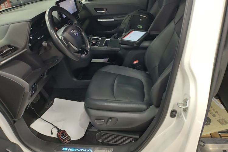Used Toyota SIENNA 2021 2.5L Hybrid Ultimate Edition Left Front Seat