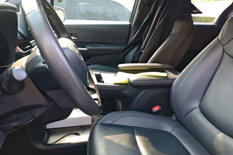 Used Toyota SIENNA 2021 2.5L Hybrid Premium Edition Left Front Seat