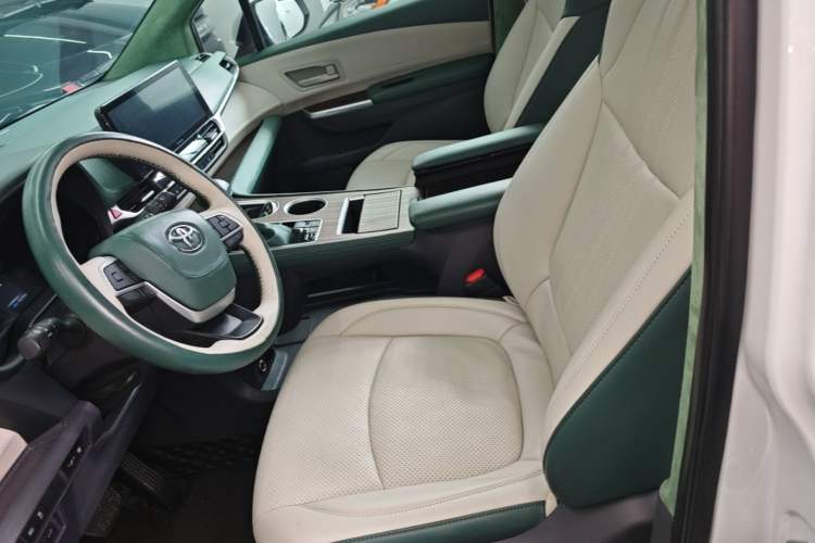 Used Toyota SIENNA 2021 2.5L Hybrid Comfort Edition Left Front Seat