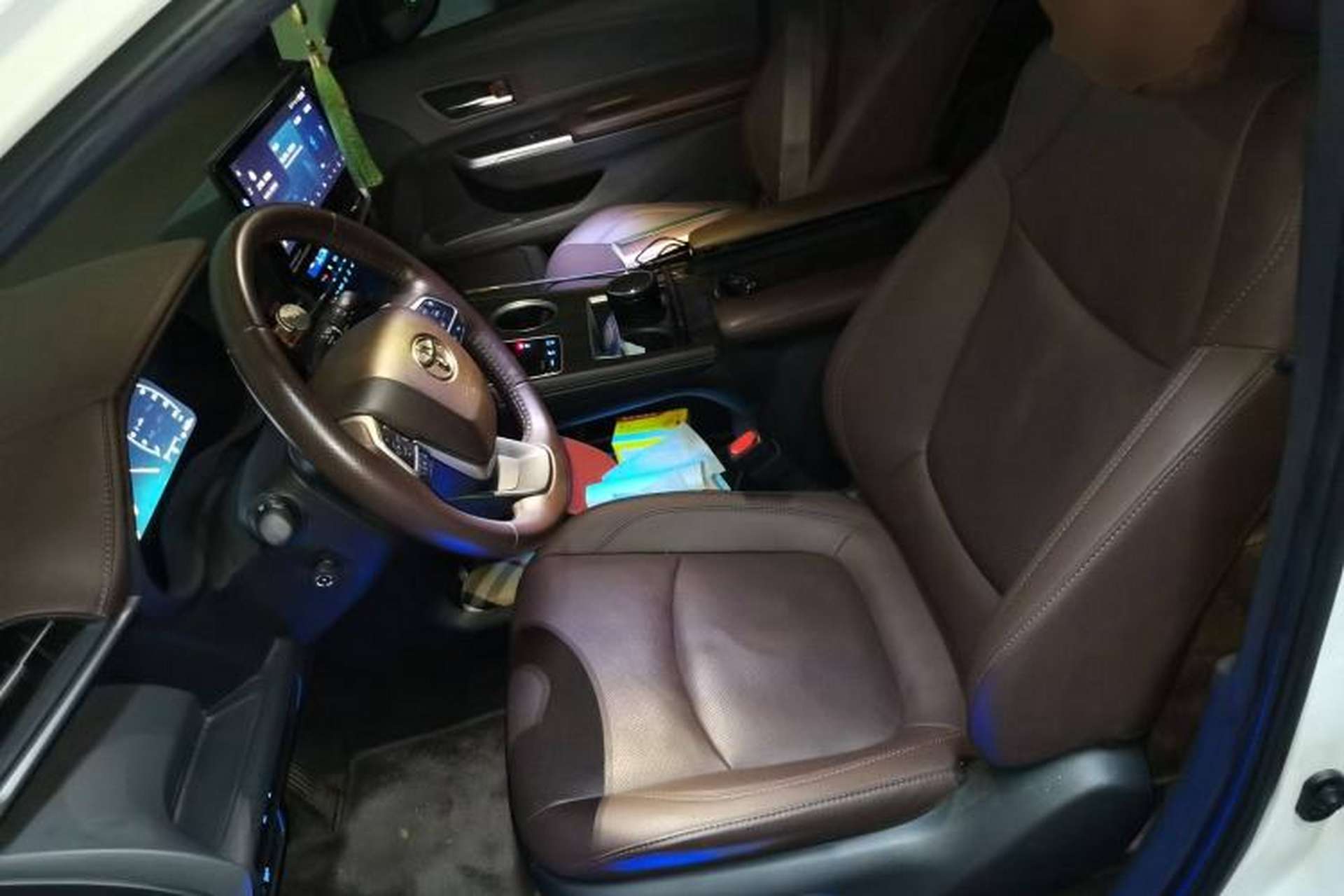 Used Toyota SIENNA 2021 2.5L Hybrid Platinum Edition Left Front Seat