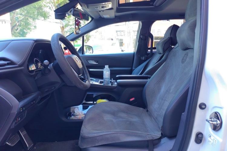 Used Toyota SIENNA 2021 2.5L Hybrid Premium Edition Left Front Seat