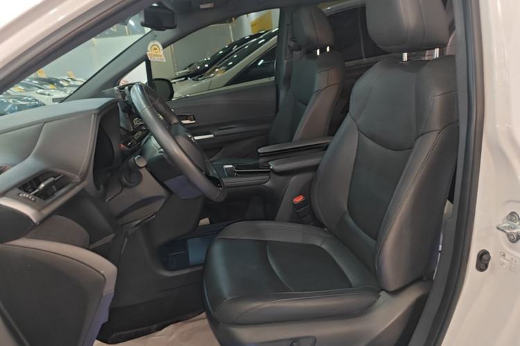 Used Toyota SIENNA 2021 2.5L Hybrid Premium Edition Left Front Seat