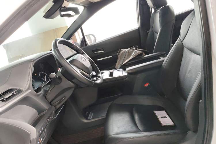Used Toyota SIENNA 2021 2.5L Hybrid Premium Edition Left Front Seat