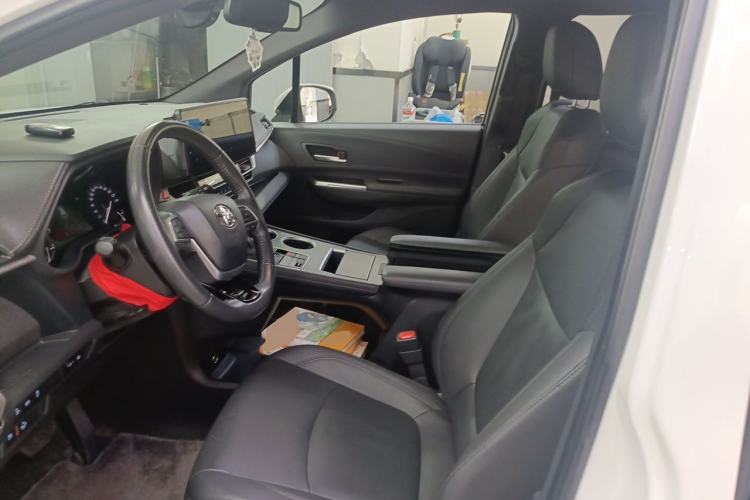 Used Toyota SIENNA 2021 2.5L Hybrid Premium Edition Left Front Seat