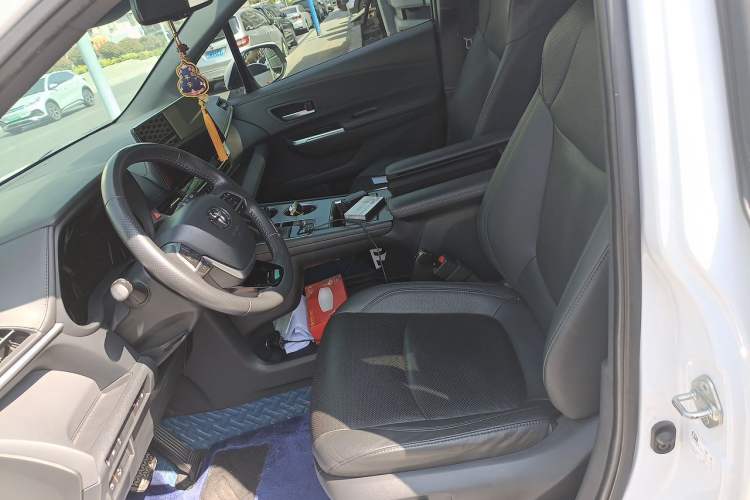 Used Toyota SIENNA 2021 2.5L Hybrid Premium Edition Left Front Seat