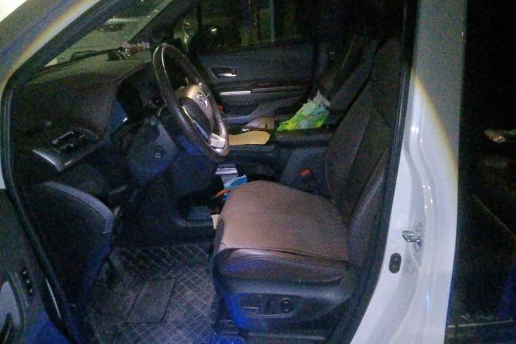 Used Toyota SIENNA 2021 2.5L Hybrid Platinum Edition Left Front Seat