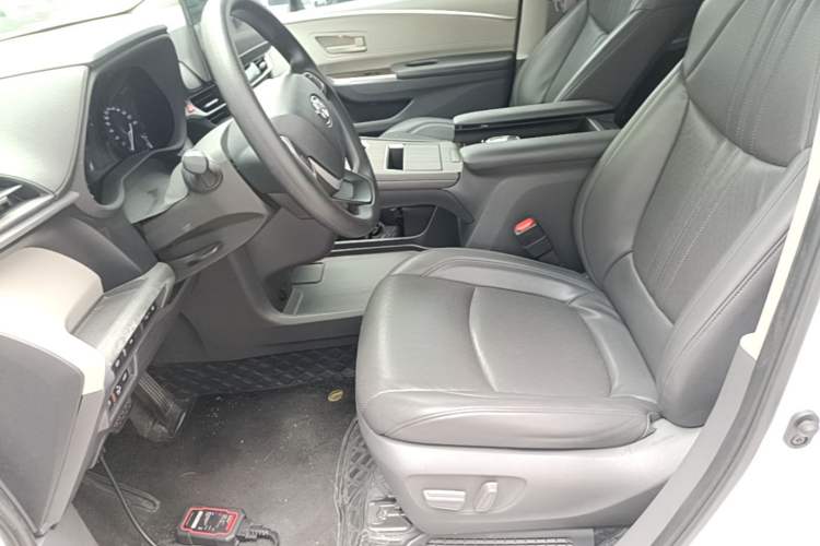 Used Toyota SIENNA 2021 2.5L Hybrid Comfort Edition Left Front Seat
