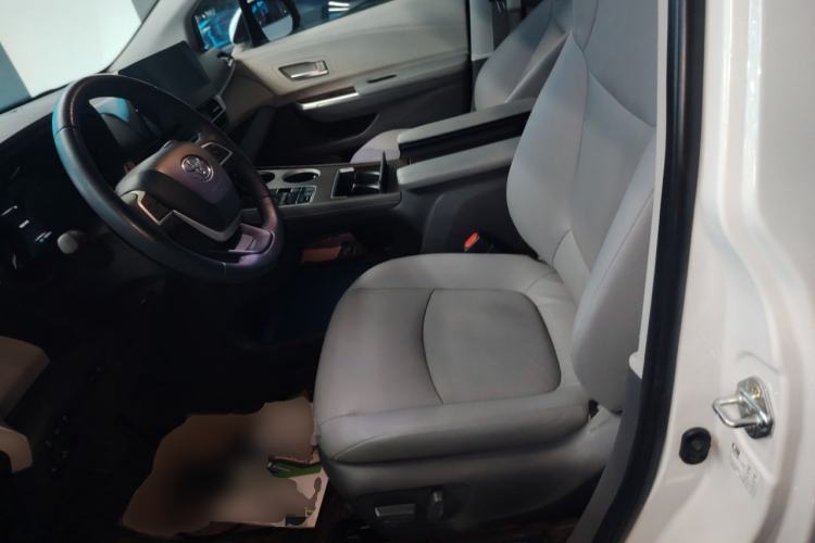 Used Toyota SIENNA 2021 2.5L Hybrid Luxury Edition Left Front Seat