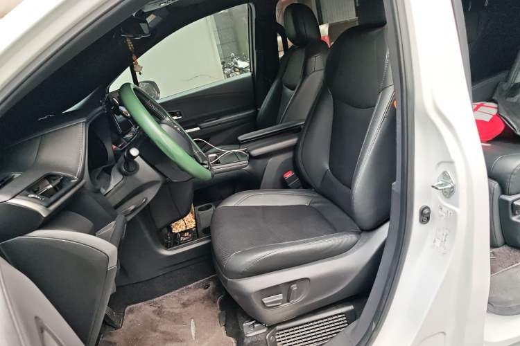 Used Toyota SIENNA 2021 2.5L Hybrid Premium Edition Left Front Seat