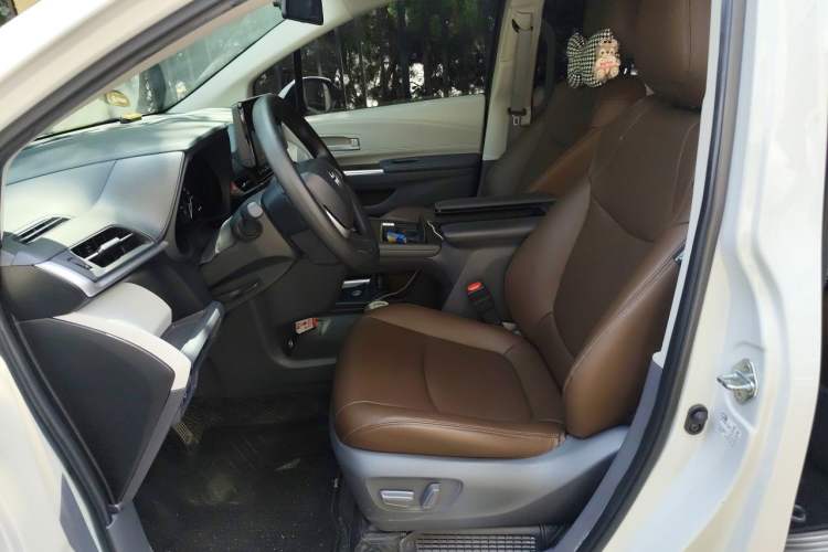 Used Toyota SIENNA 2021 2.5L Hybrid Comfort Edition Left Front Seat