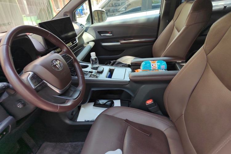 Used Toyota SIENNA 2021 2.5L Hybrid Platinum Edition Left Front Seat