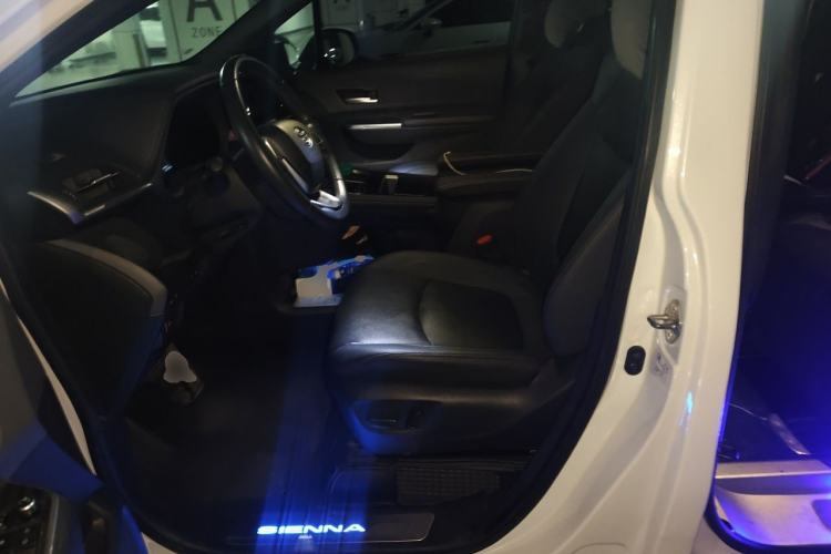 Used Toyota SIENNA 2021 2.5L Hybrid Premium Edition Left Front Seat