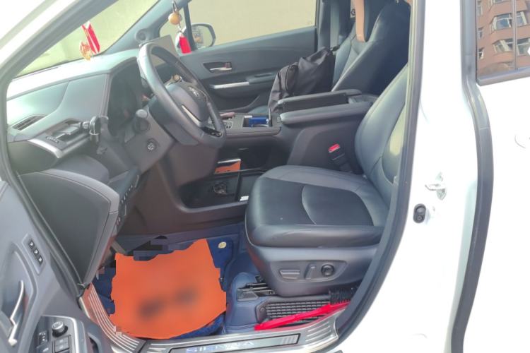 Used Toyota SIENNA 2021 2.5L Hybrid Platinum Edition Left Front Seat