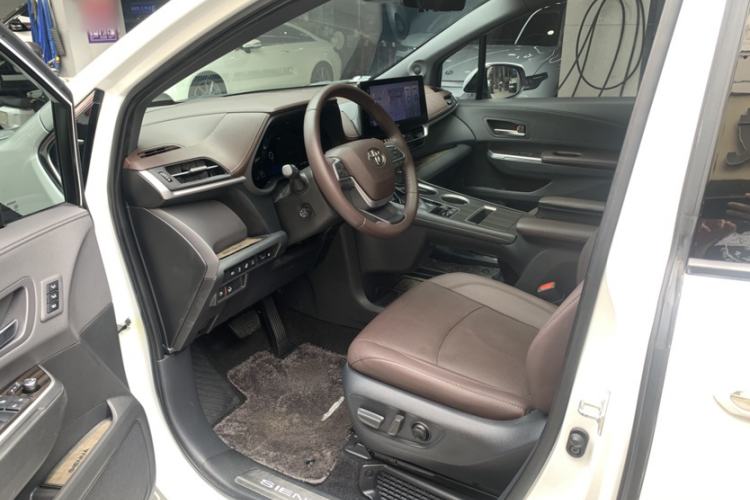 Used Toyota SIENNA 2021 2.5L Hybrid Platinum Edition Left Front Seat