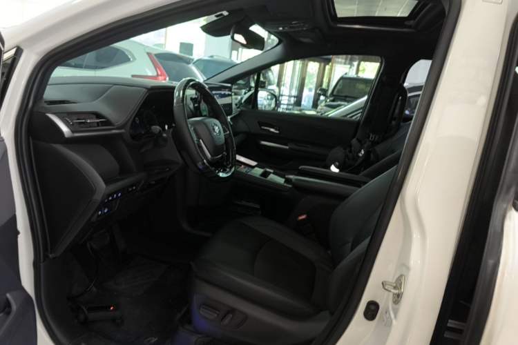 Used Toyota SIENNA 2021 2.5L Hybrid Ultimate Edition Left Front Seat