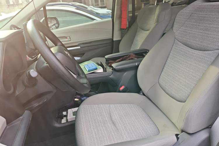 Used Toyota SIENNA 2021 2.5L Hybrid Comfort Edition Left Front Seat