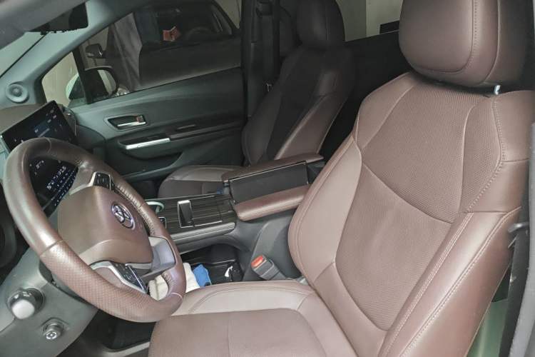 Used Toyota SIENNA 2021 2.5L Hybrid Platinum Edition Left Front Seat