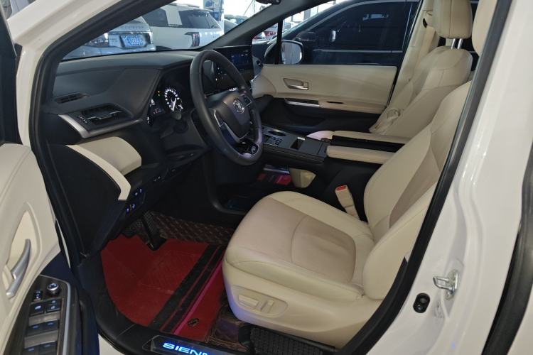 Used Toyota SIENNA 2021 2.5L Hybrid Premium Edition Left Front Seat