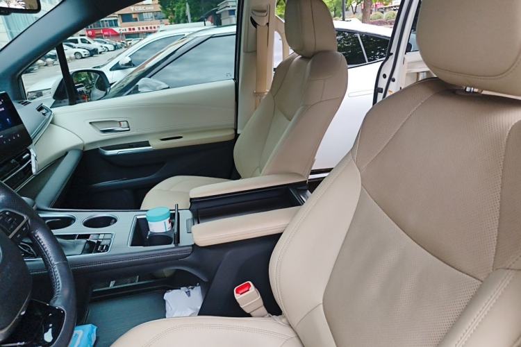 Used Toyota SIENNA 2021 2.5L Hybrid Ultimate Edition Left Front Seat
