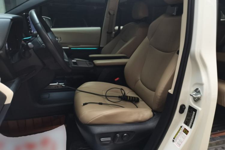 Used Toyota SIENNA  Left Front Seat