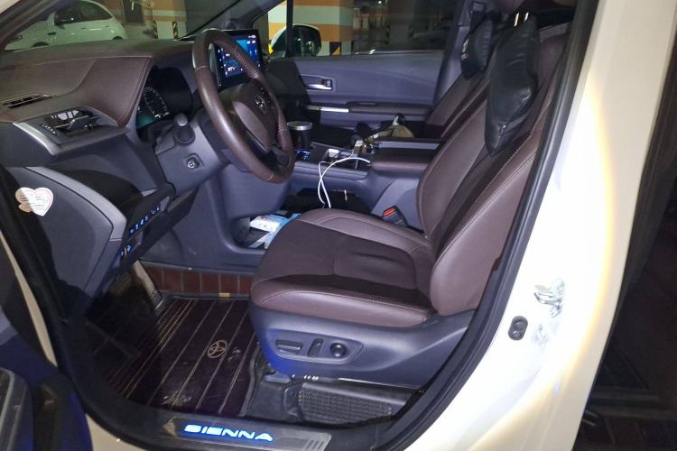 Used Toyota SIENNA 2021 2.5L Hybrid Platinum Edition Left Front Seat