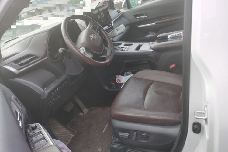 Used Toyota SIENNA 2021 2.5L Hybrid Platinum Edition Left Front Seat