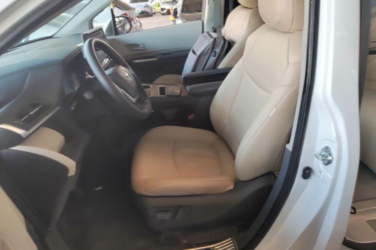 Used Toyota SIENNA 2021 2.5L Hybrid Comfort Edition Left Front Seat