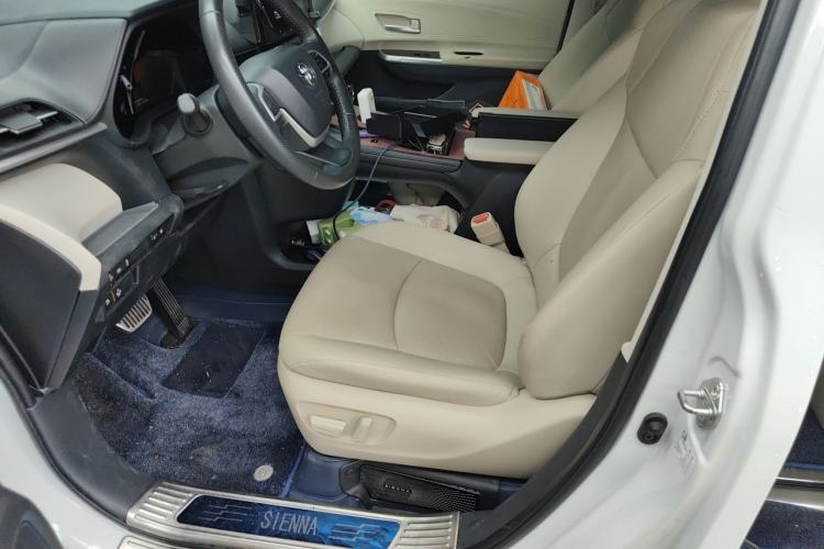 Used Toyota SIENNA 2021 2.5L Hybrid Luxury Edition Left Front Seat