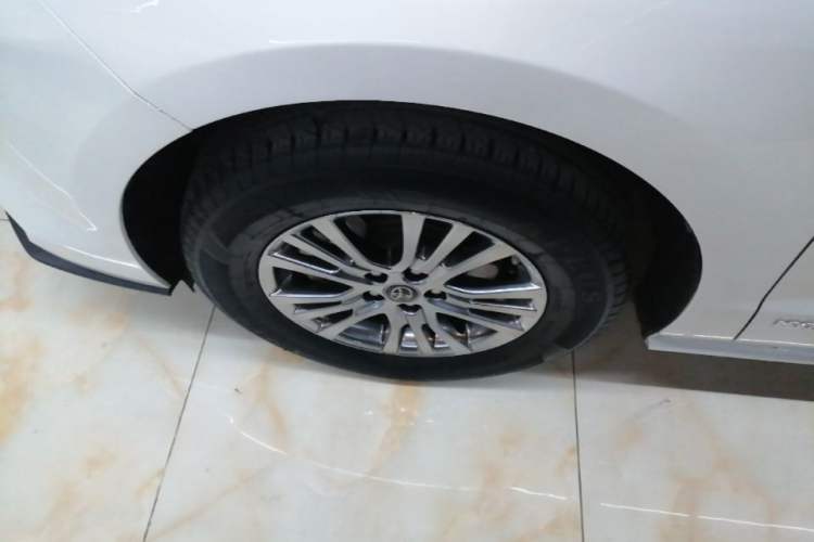 Used Toyota SIENNA 2021 2.5L Hybrid Comfort Edition Left Front Wheel Hub