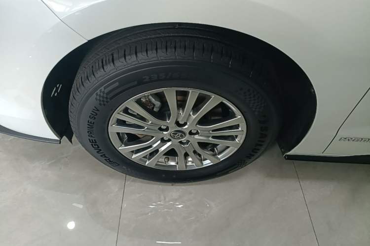 Used Toyota SIENNA 2021 2.5L Hybrid Premium Edition Left Front Wheel Hub