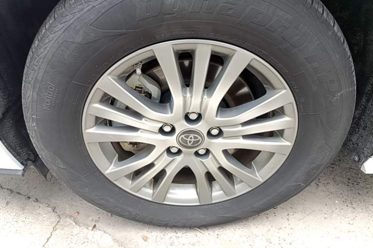 Used Toyota SIENNA 2021 2.5L Hybrid Comfort Edition Left Front Wheel Hub