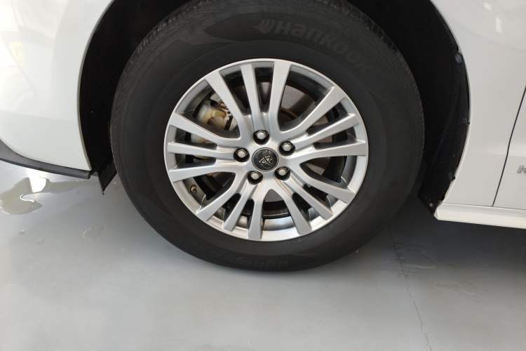 Used Toyota SIENNA 2021 2.5L Hybrid Comfort Edition Left Front Wheel Hub