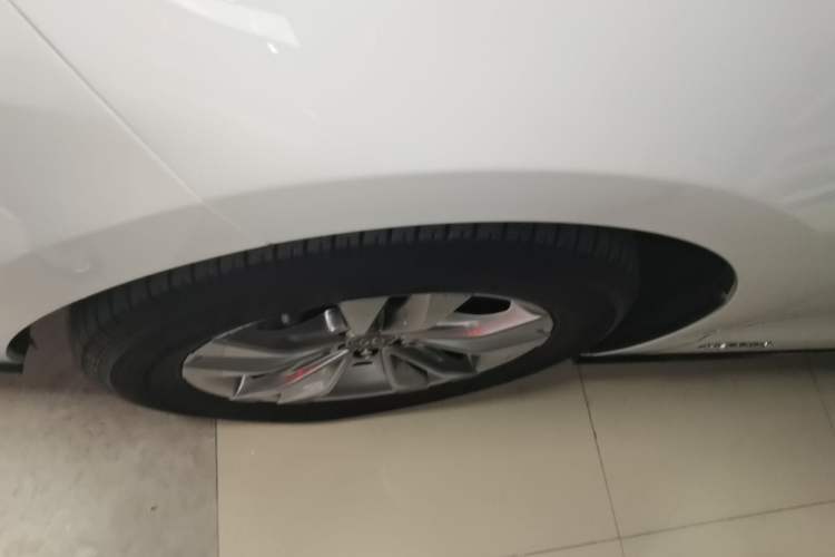 Used Toyota SIENNA 2021 2.5L Hybrid Ultimate Edition Left Front Wheel Hub