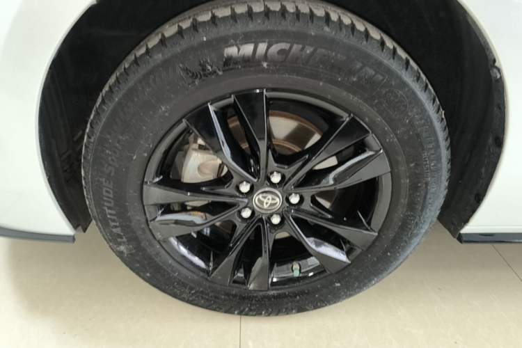 Used Toyota SIENNA 2021 2.5L Hybrid Ultimate Edition Left Front Wheel Hub