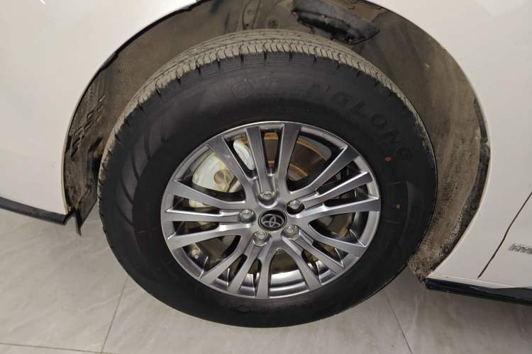 Used Toyota SIENNA 2021 2.5L Hybrid Premium Edition Left Front Wheel Hub