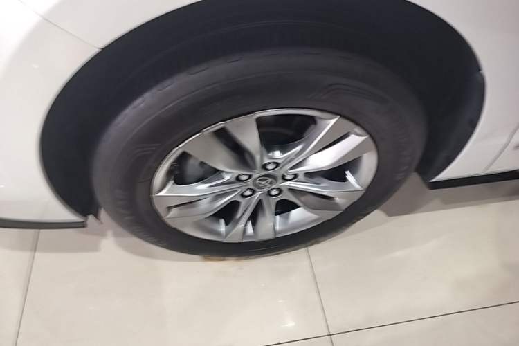 Used Toyota SIENNA 2021 2.5L Hybrid Ultimate Edition Left Front Wheel Hub