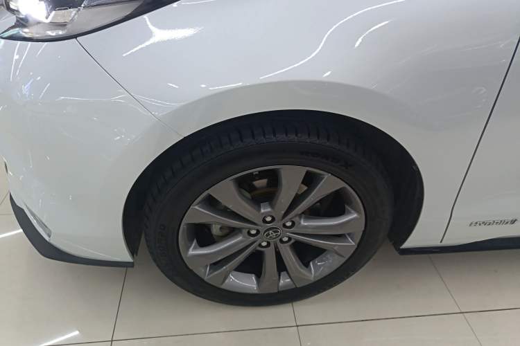 Used Toyota SIENNA 2021 2.5L Hybrid Ultimate Edition Left Front Wheel Hub