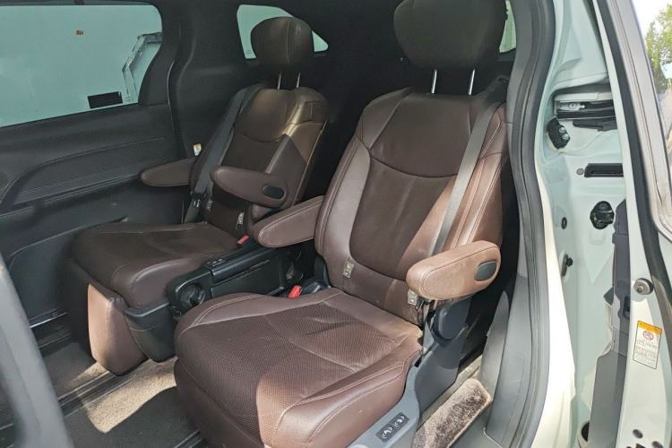 Used Toyota SIENNA 2021 2.5L Hybrid Platinum Edition Left Rear Seat