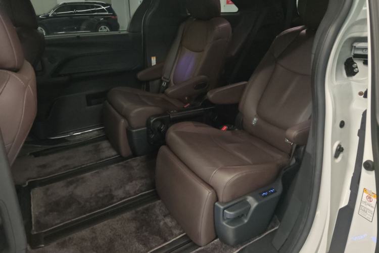 Used Toyota SIENNA 2021 2.5L Hybrid Platinum Edition Left Rear Seat